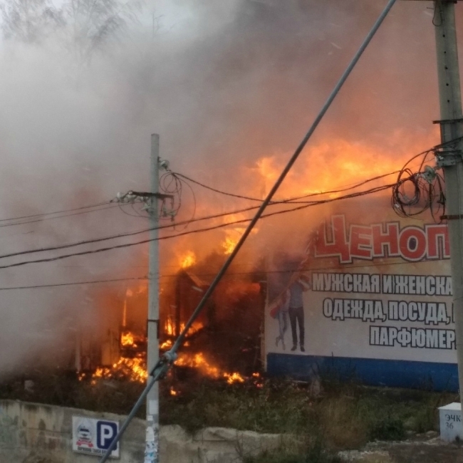Во Владимирской области сгорел торговый центр